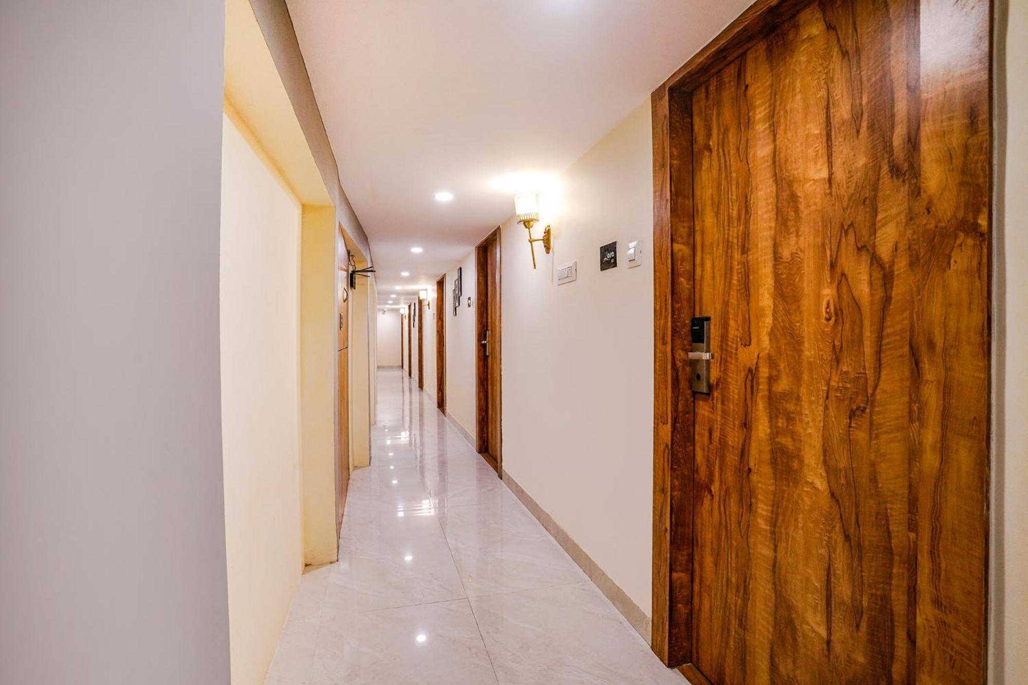Fabhotel Grand Prime Nr Nesco Hotel Mumbai Exterior photo